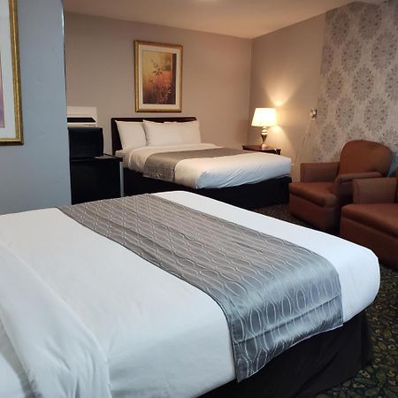 Regency Inn & Suites Cornwall Kültér fotó