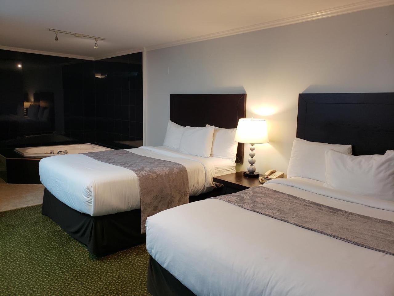 Regency Inn & Suites Cornwall Kültér fotó