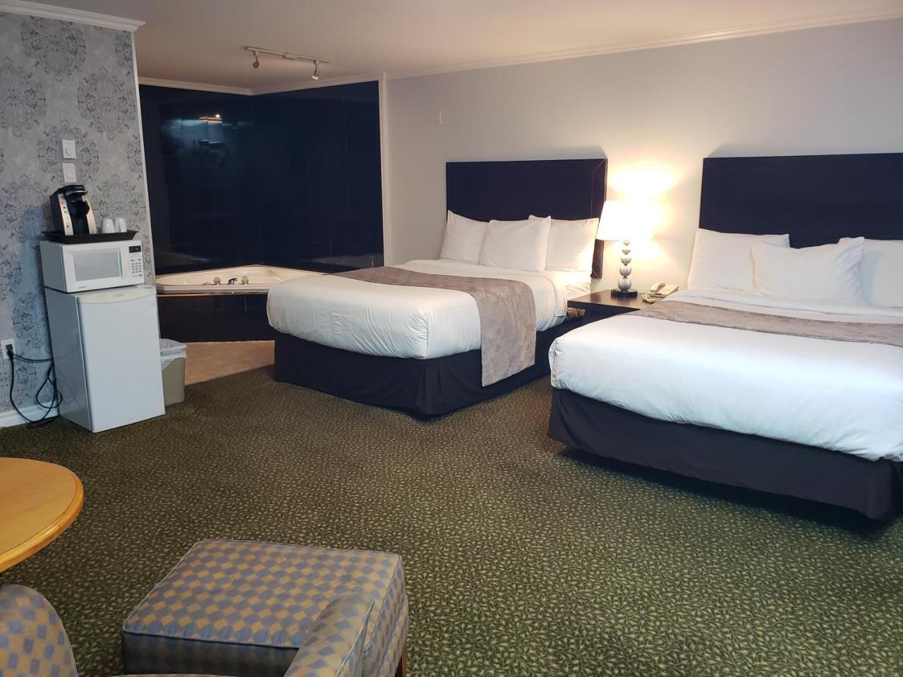Regency Inn & Suites Cornwall Kültér fotó