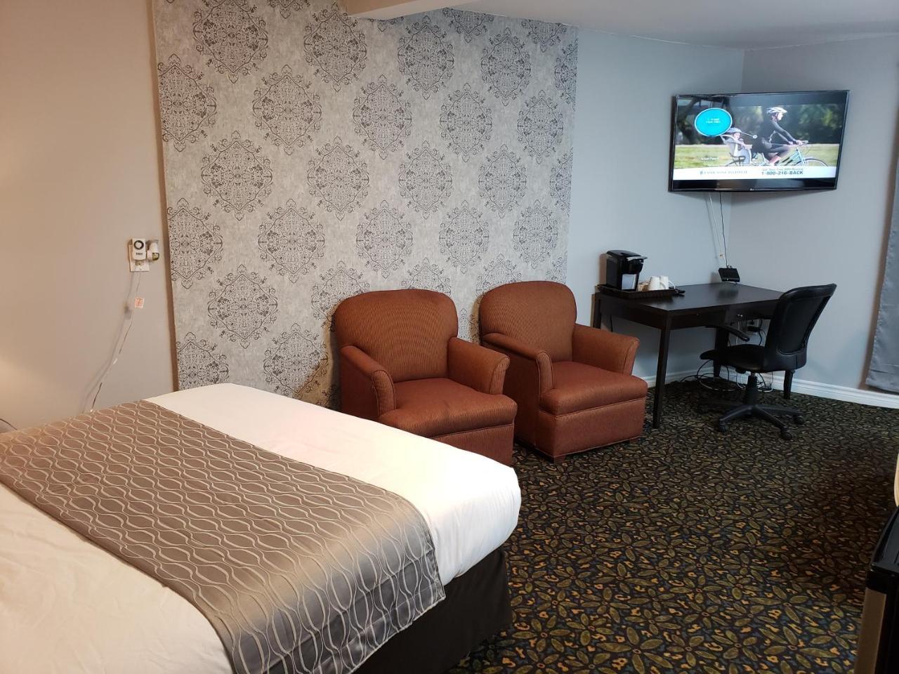 Regency Inn & Suites Cornwall Kültér fotó